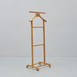 1172 1496 VALET STAND